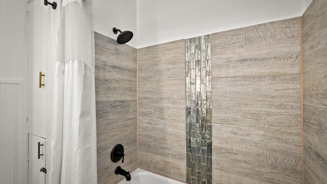 Mikael Ave - Photo 3 of 15