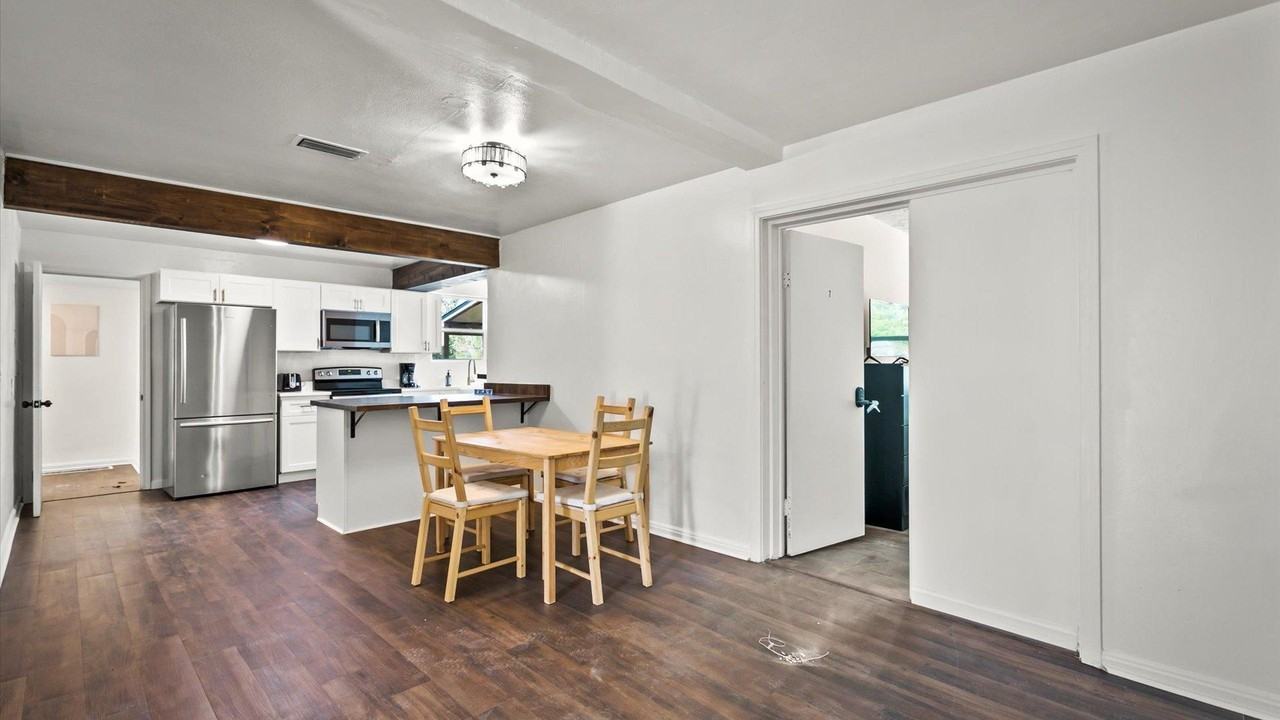 Mikael Ave - Photo 4 of 15