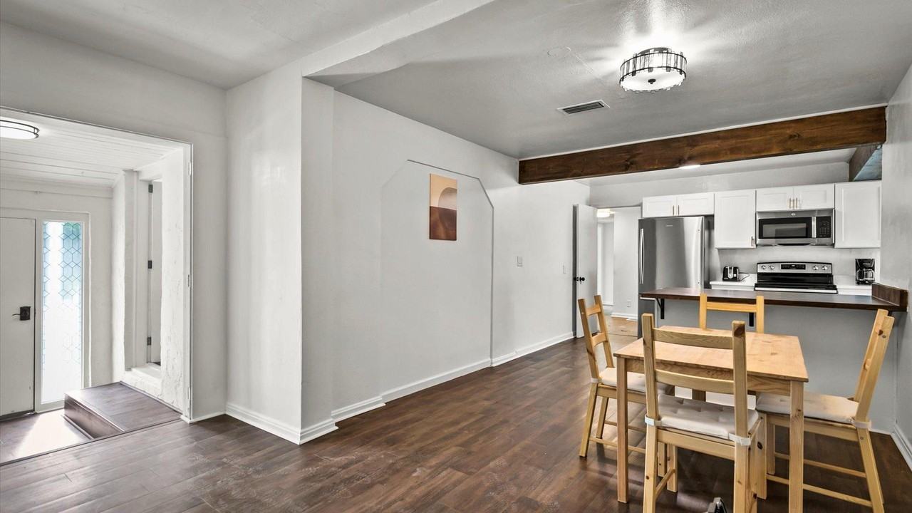 Mikael Ave - Photo 5 of 15