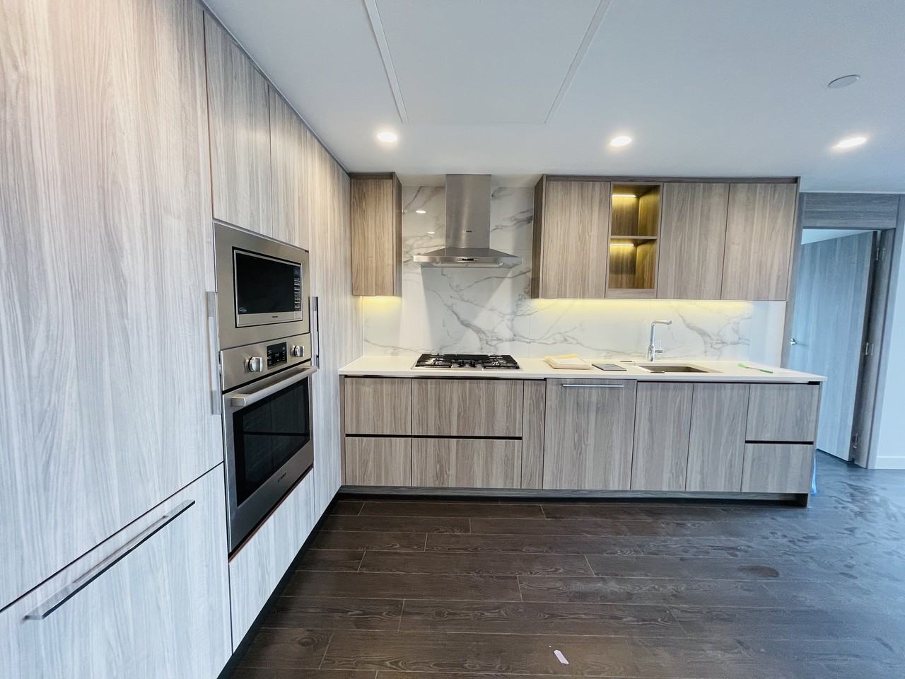 4890 Lougheed Highway #309