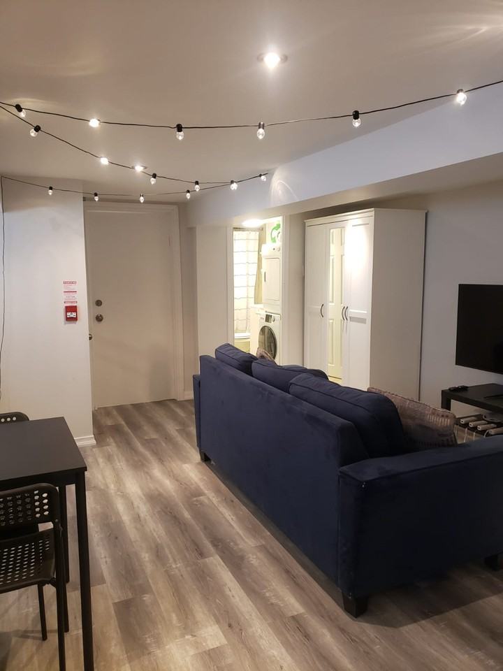 677 Bathurst Street #B - Photo 6 of 14