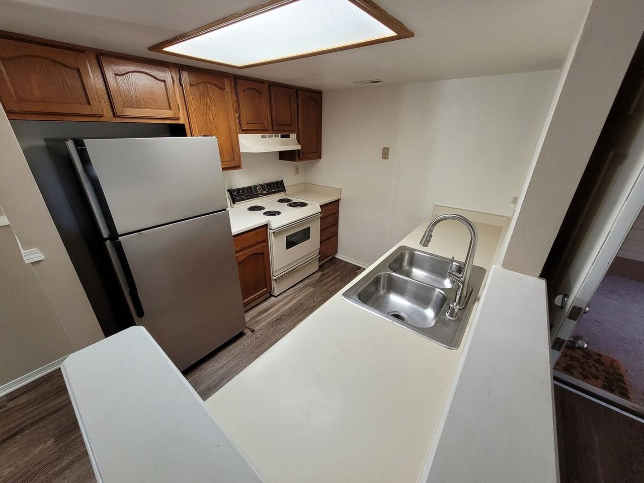 Rampart View Apartments - Photo 4 of 25