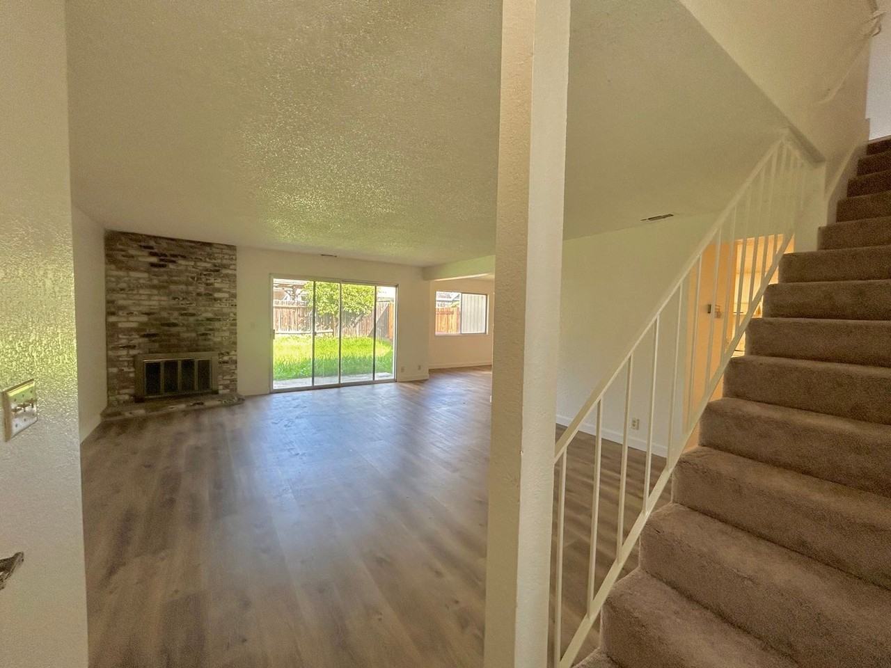 1171 Meadow Gate Dr - Photo 2 of 12