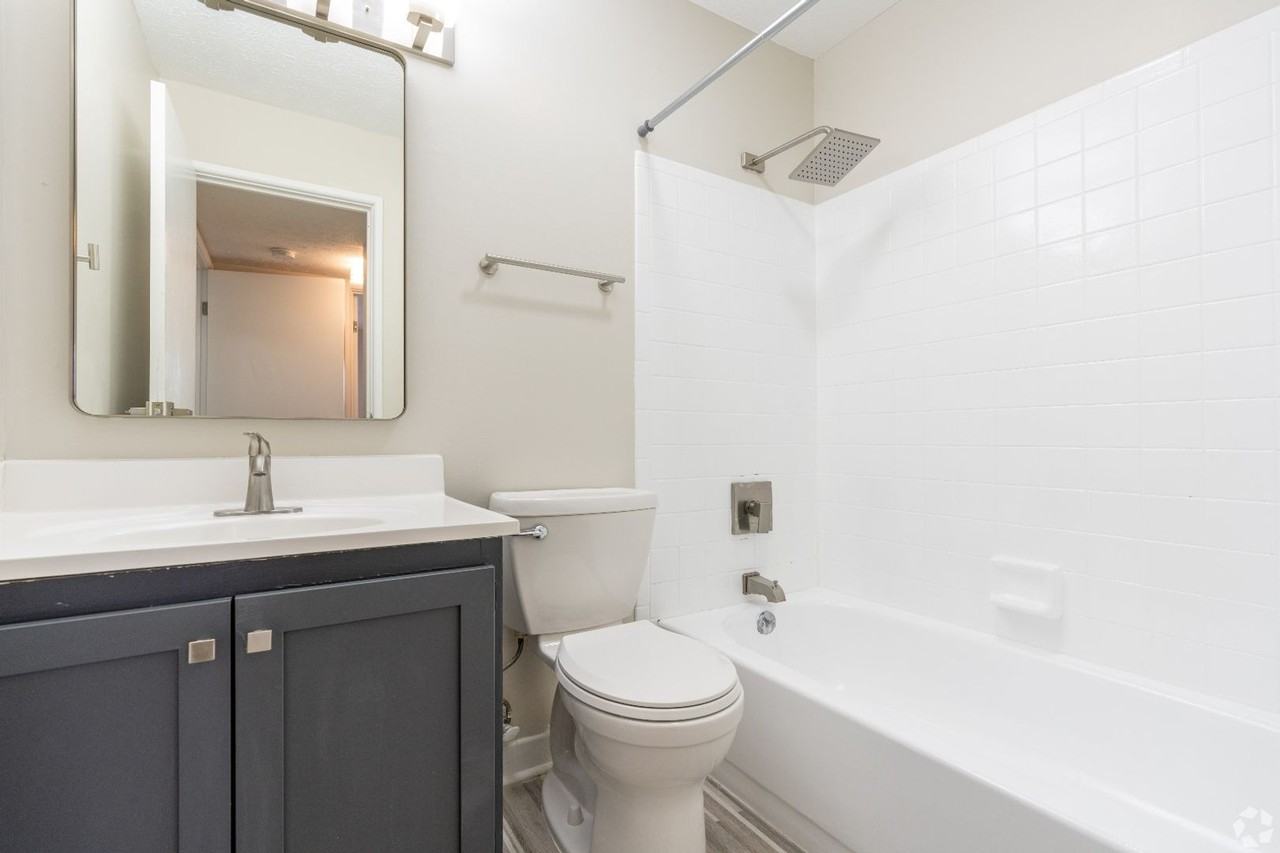 Green Valley Apartments - Photo 7 of 27