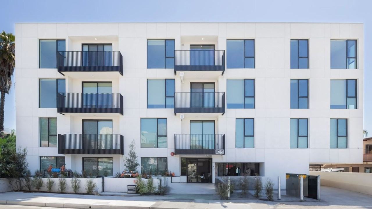 New Luxury Modern 1 & 2 Bedroom Apartments - Photo 6 of 50