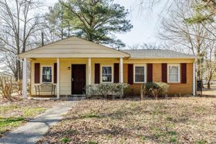 2624 Sanderford Rd - Photo 1 of 1