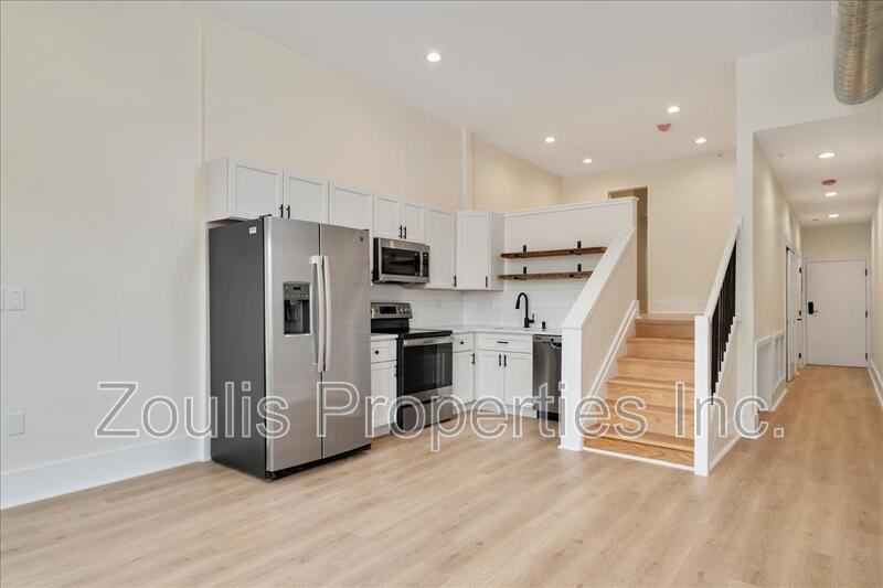 631 S Broadway #302 - Photo 4 of 10