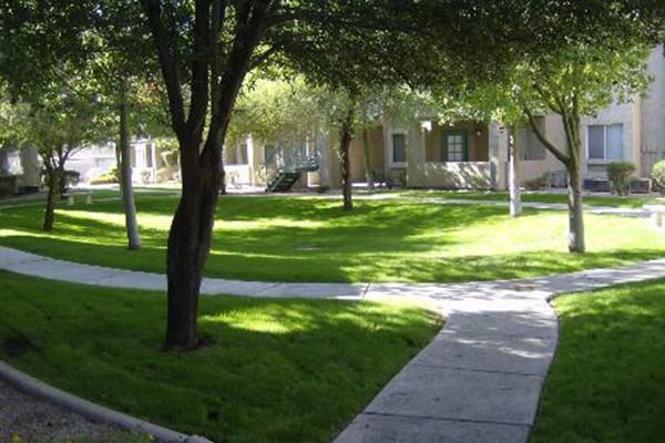 Lindsay Palms - Photo 2 of 6