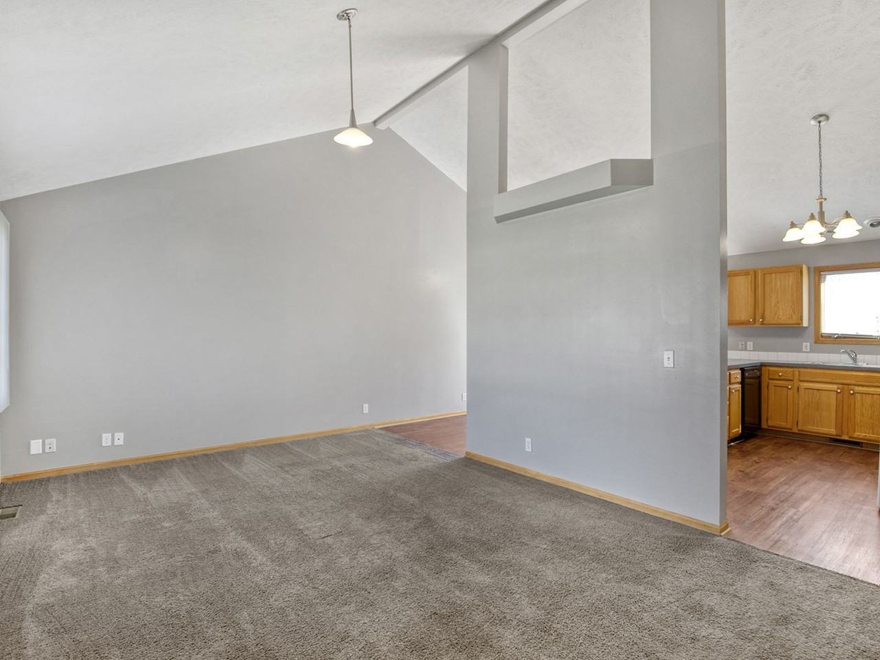 2020 Sw 33rd St - Photo 3 of 17