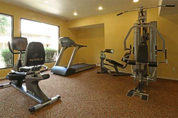 Bella Solano - Photo 2 of 18