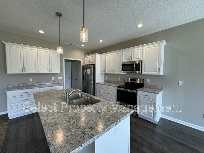 8058 Haven Blvd - Photo 7 of 24