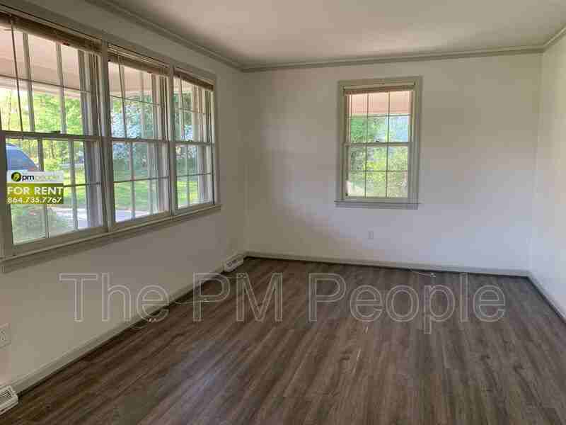 204 Pennwood Ln - Photo 4 of 16