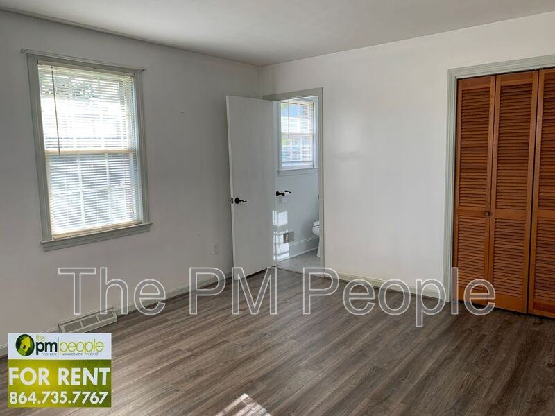 204 Pennwood Ln - Photo 5 of 16