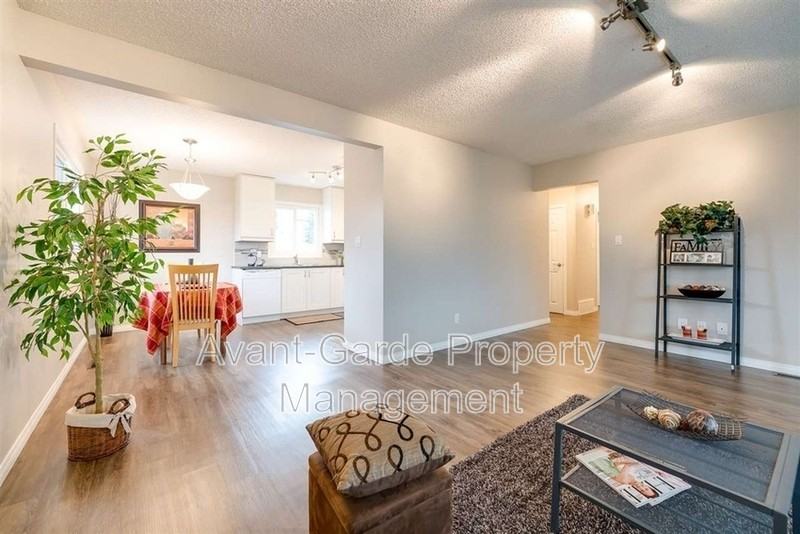 13135 60 St Nw - Photo 3 of 32
