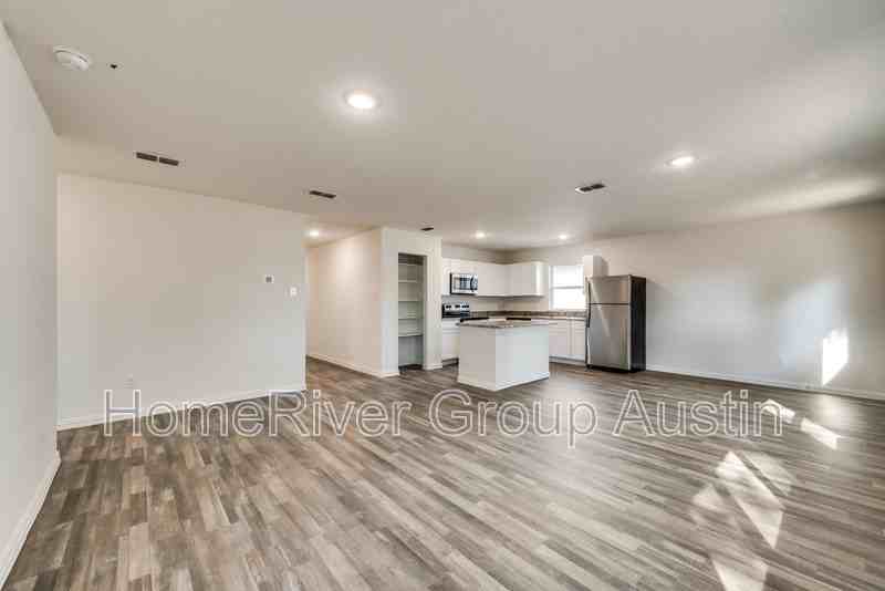 4610 Rocking K Dr - Photo 2 of 21