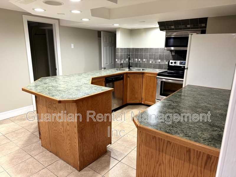 84 Elm St - Photo 3 of 14