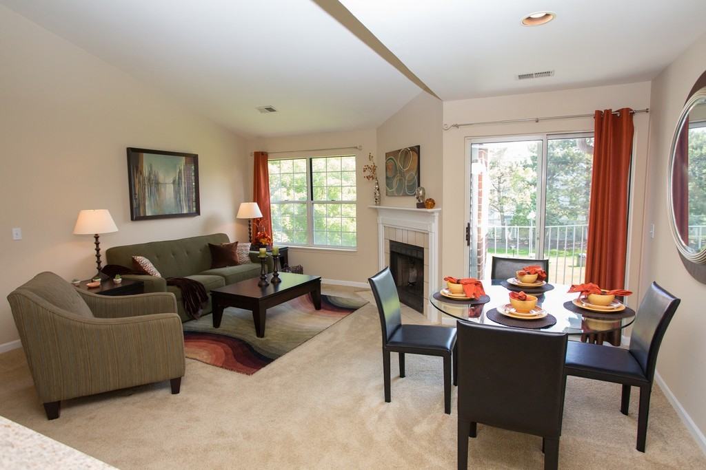 Deer Valley Luxury Apartments - Photo 2 of 18