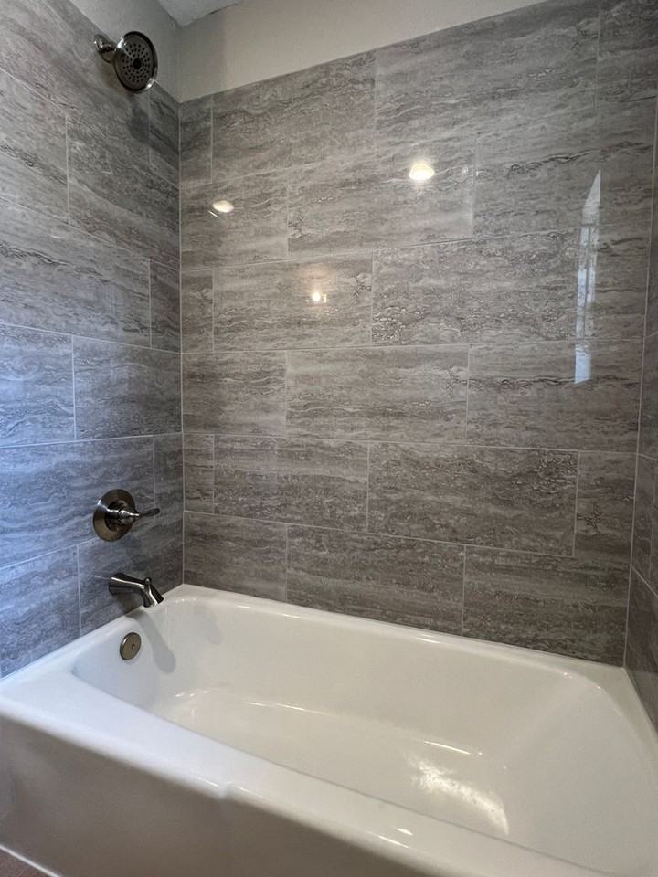 4822 Nw Ozmun Ave - Photo 6 of 12
