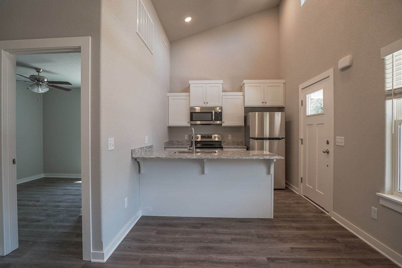 668 N Honey Locust Bnd - Photo 6 of 16