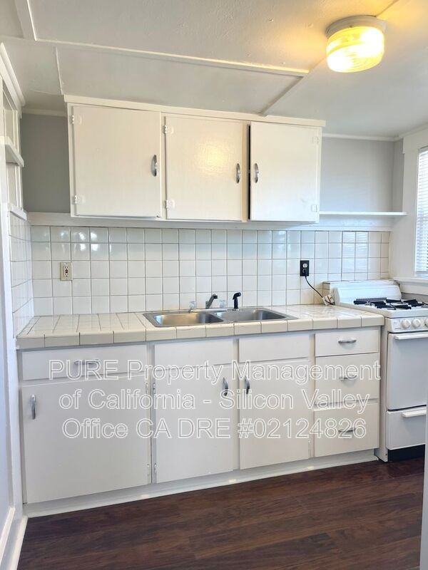 373 Richmond Ave #4 - Photo 3 of 16