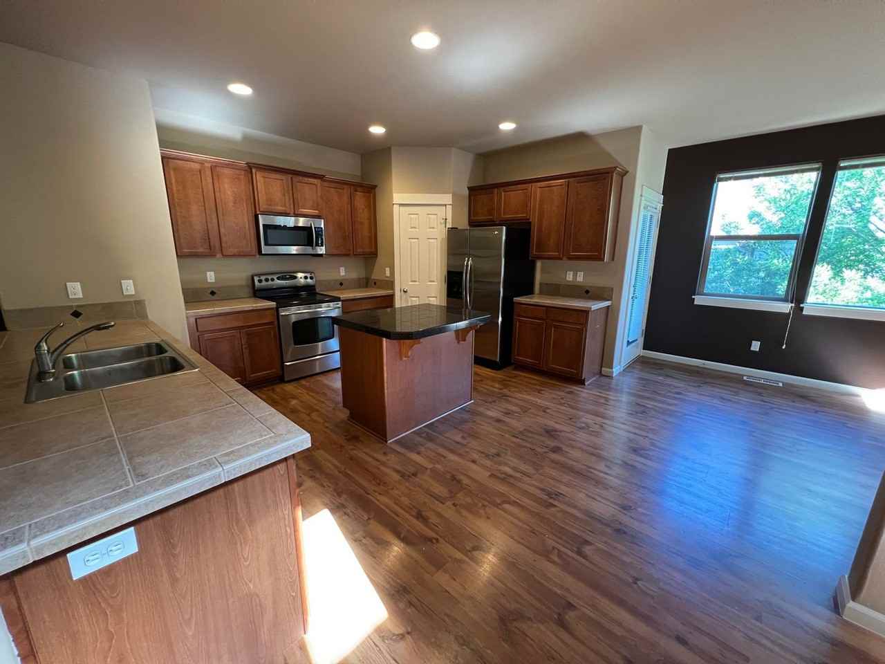 20744 Sw Sister Ln - Photo 3 of 17