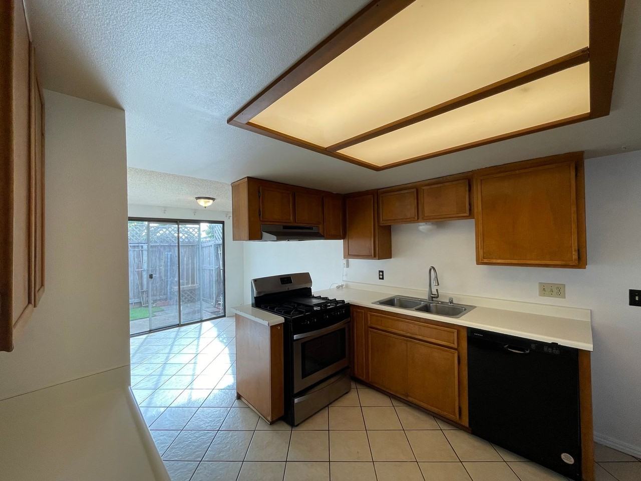 1925 7th Street - Photo 3 of 14