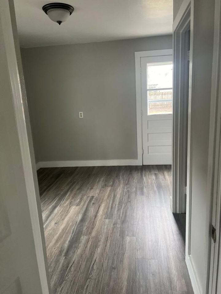 413 Green St - Photo 6 of 28