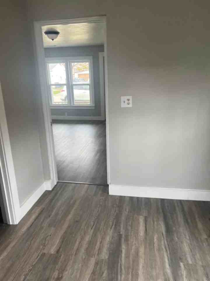 413 Green St - Photo 7 of 28