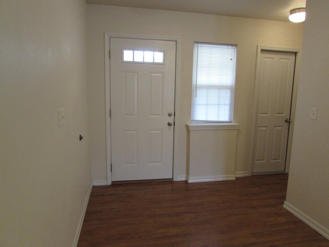 104 Andrews Dr - Photo 2 of 33