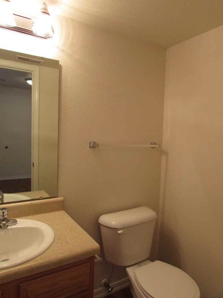 104 Andrews Dr - Photo 6 of 33