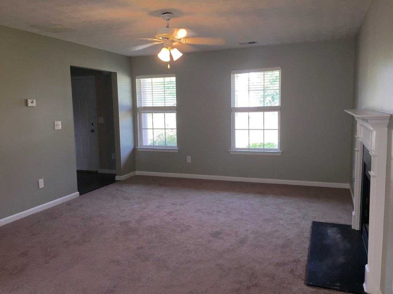 126 Potomac Dr - Photo 2 of 16