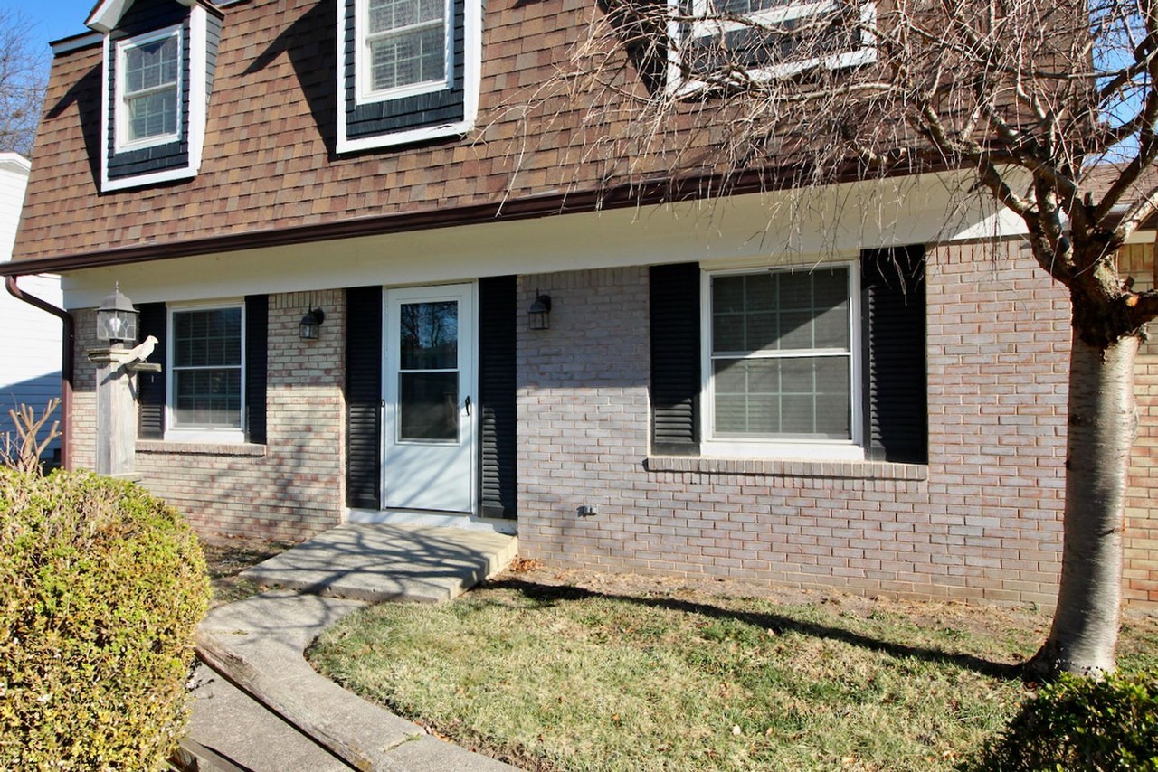 1085 Birch Dr - Photo 3 of 39