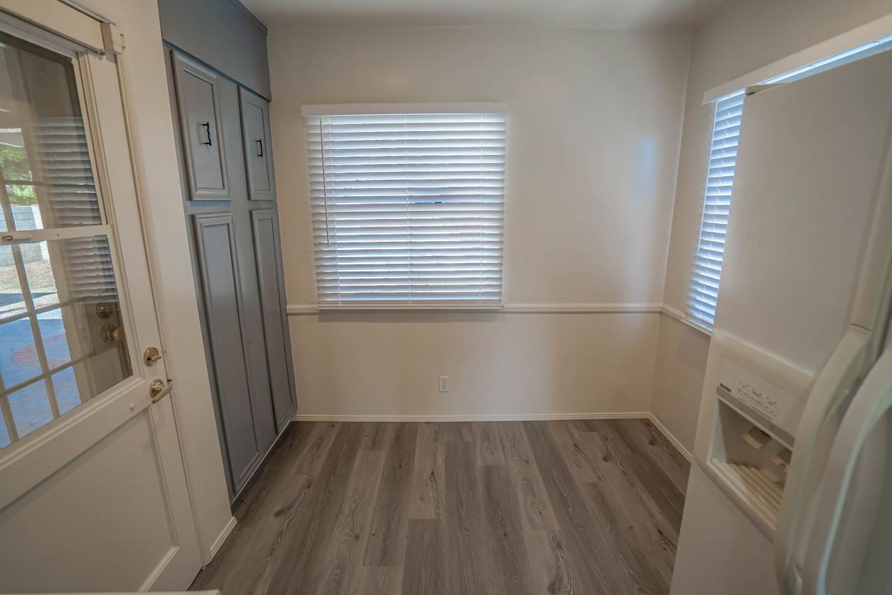 18601 Sunburst St - Photo 6 of 15