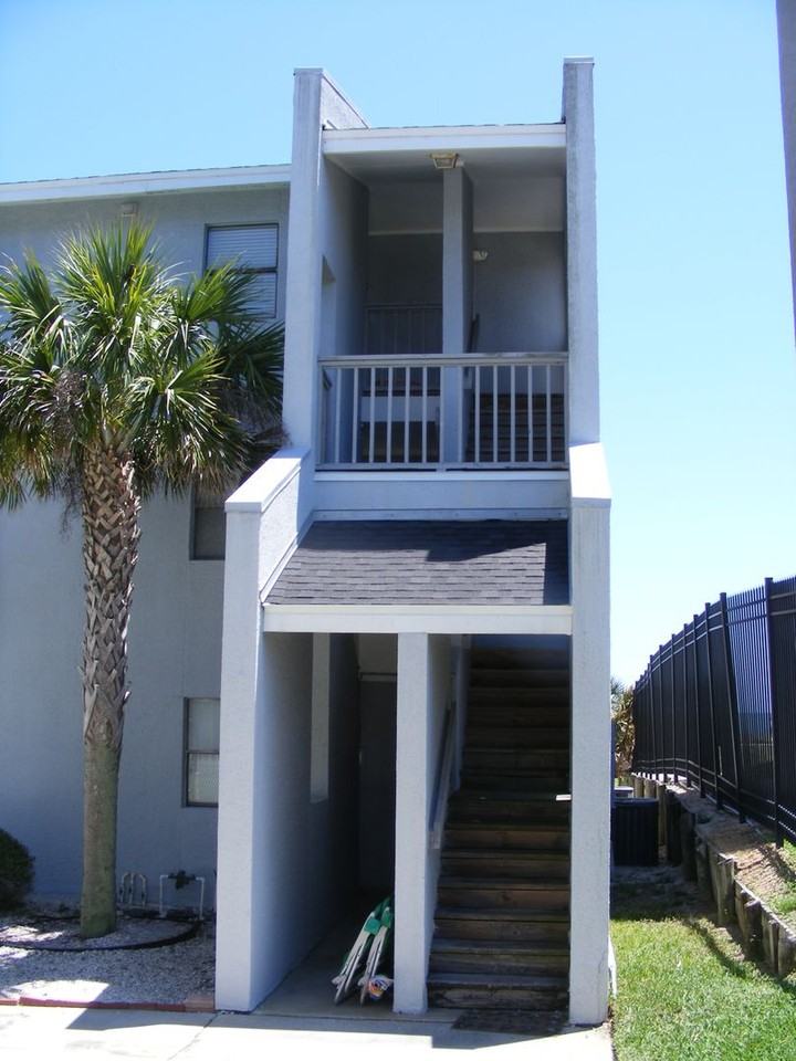 3200 S Fletcher Ave Apt D2 #D2 - Photo 2 of 14