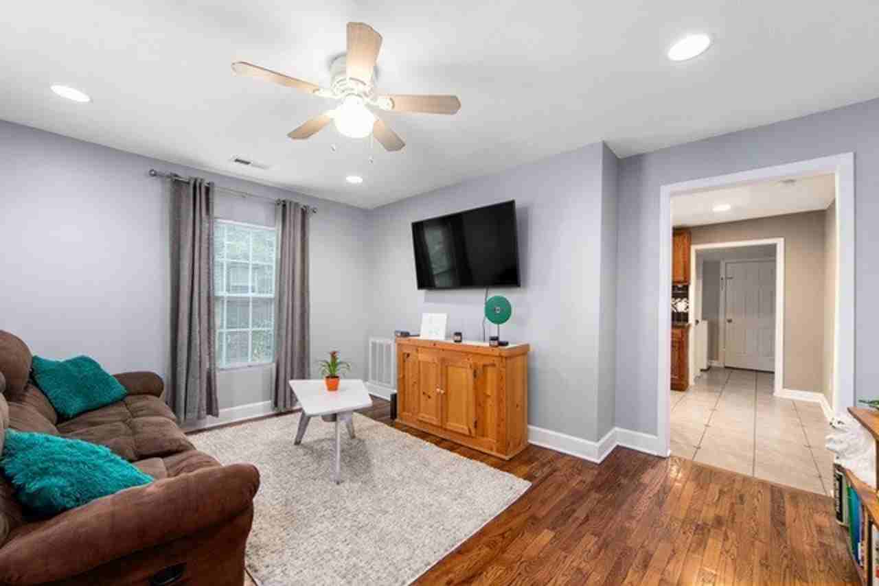 2503 Meharry Blvd - Photo 3 of 20
