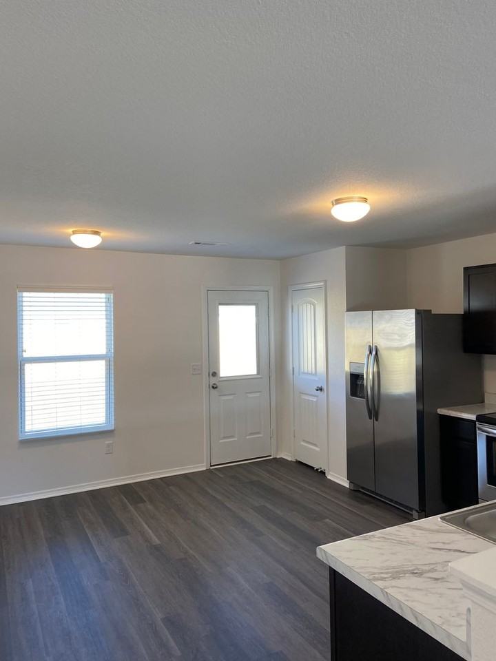 10317 Brandi Kay Dr - Photo 6 of 11