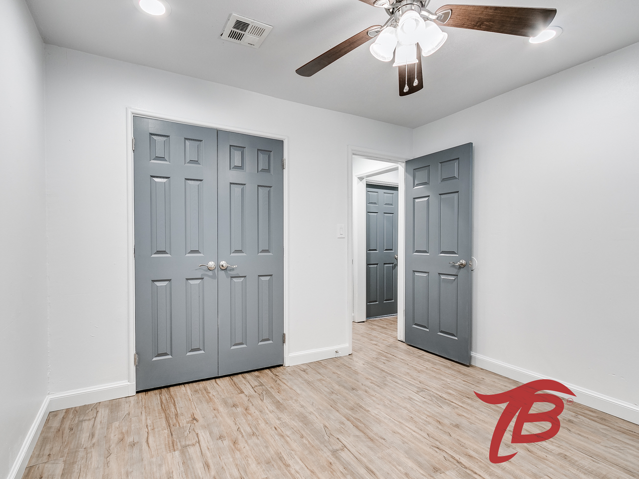 2214 N Florida Ave - Photo 7 of 30