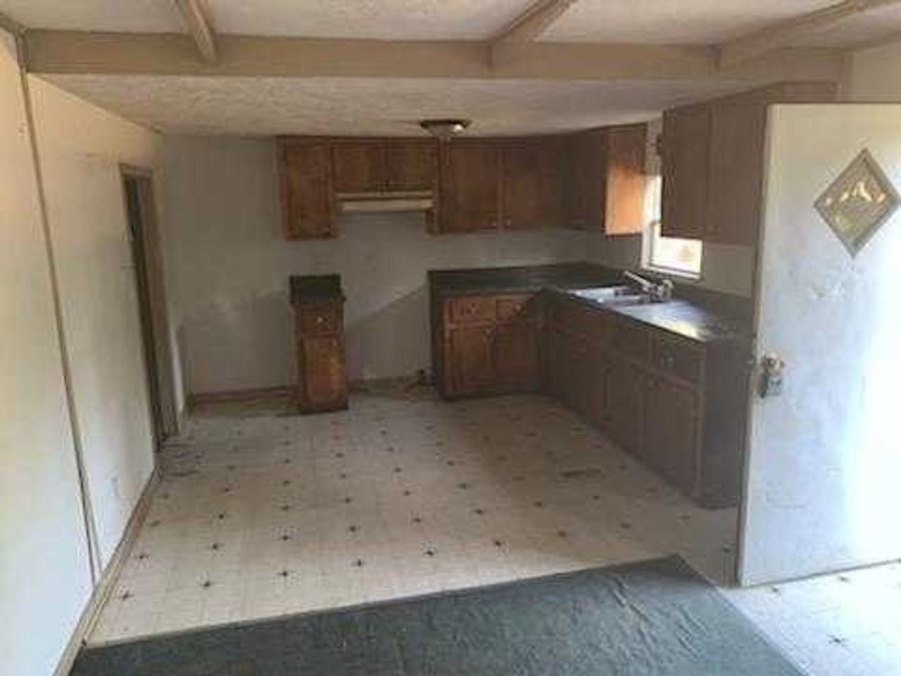 6061 Arianna Ln - Photo 2 of 6
