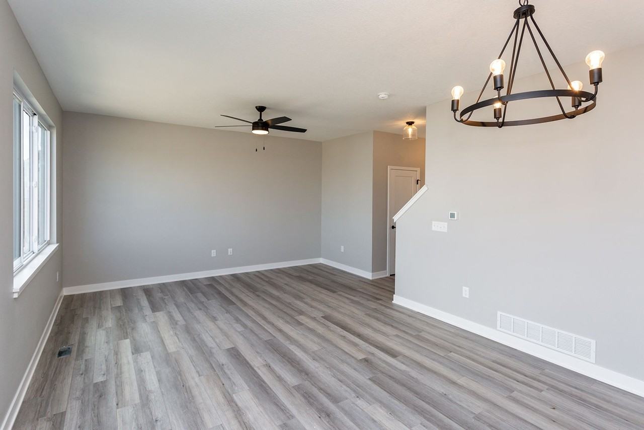 1401 Ne Savana Dr - Photo 5 of 25