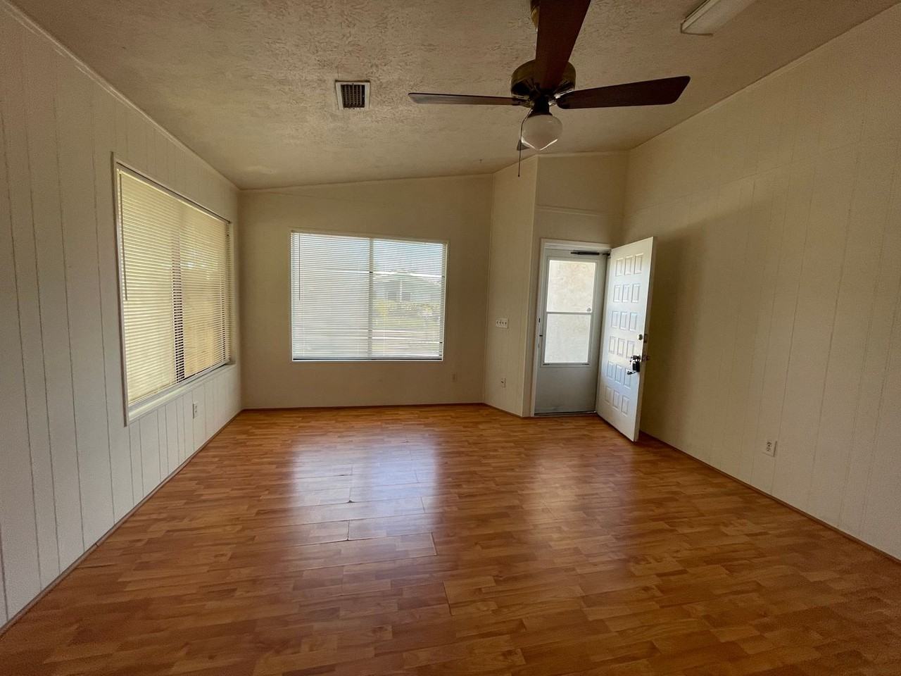 3824 Dolphin Dr #D - Photo 3 of 26