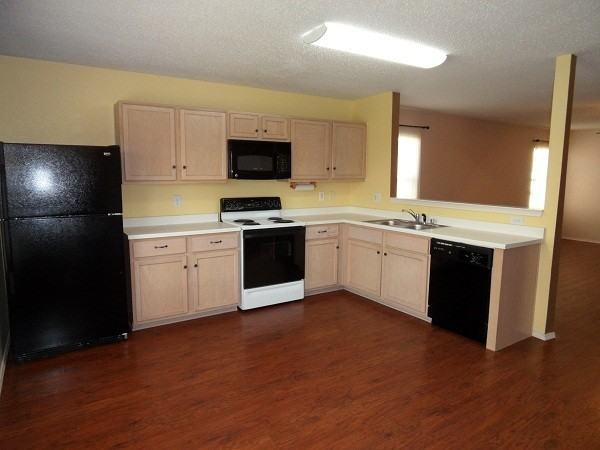 5225 Newcastle Ln - Photo 4 of 13