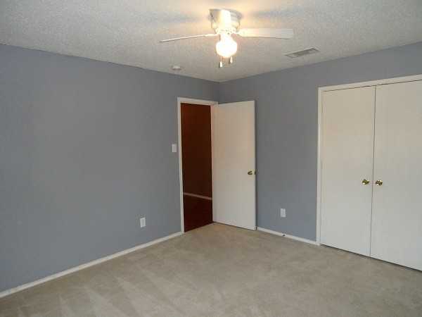 5225 Newcastle Ln - Photo 6 of 13