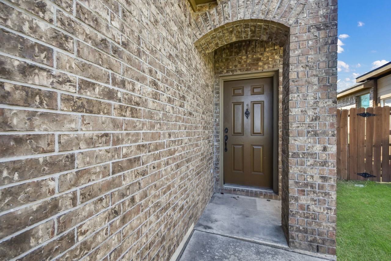 1420 Muirfield Bend Dr - Photo 4 of 28