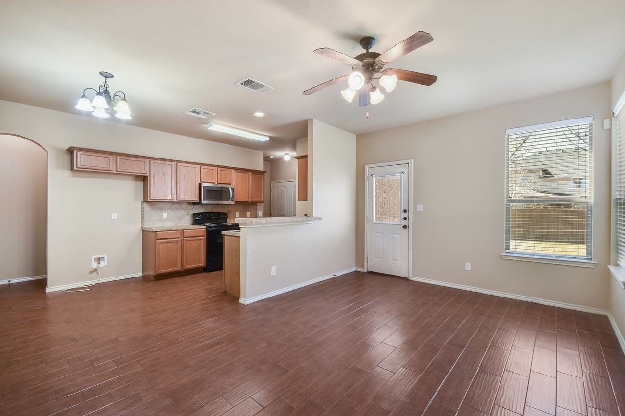 1420B Muirfield Bend Dr - Photo 5 of 28