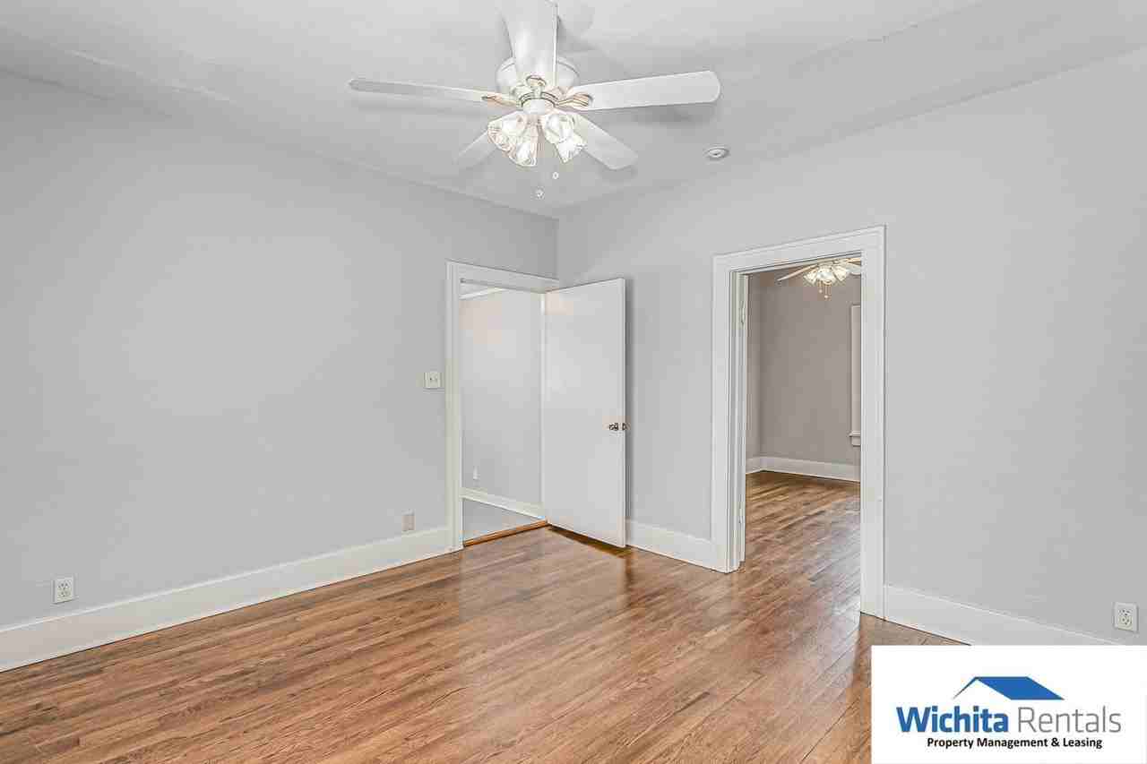 1306 W 2nd St N - Photo 2 of 12