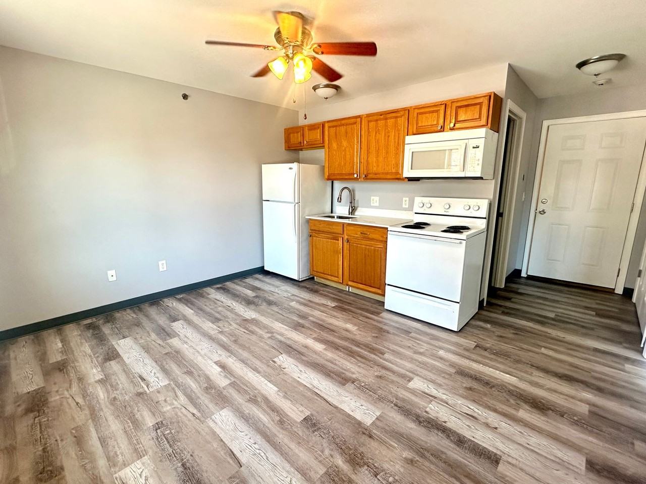 1-3 Stadler St T - Photo 2 of 8