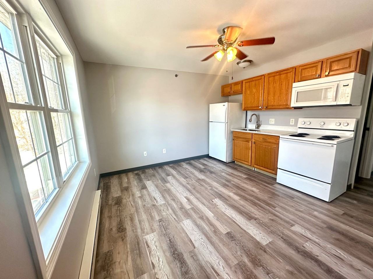 1-3 Stadler St T - Photo 3 of 8