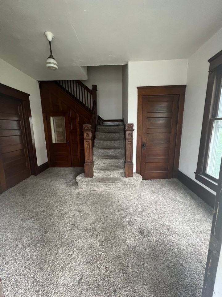 col121 - Photo 2 of 6