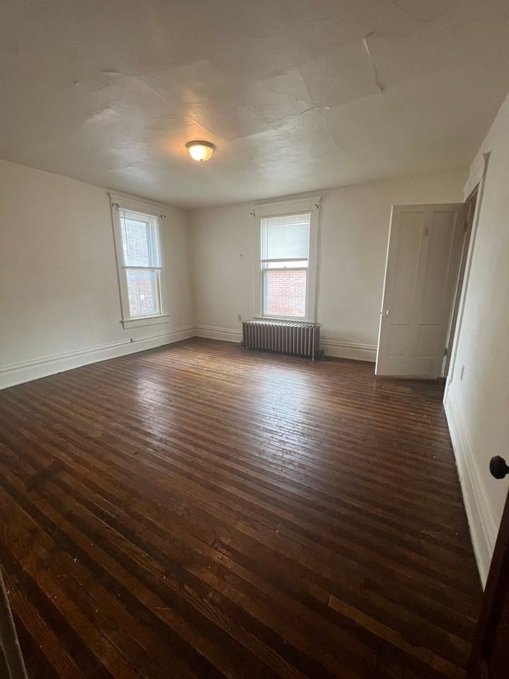 col121 - Photo 3 of 6