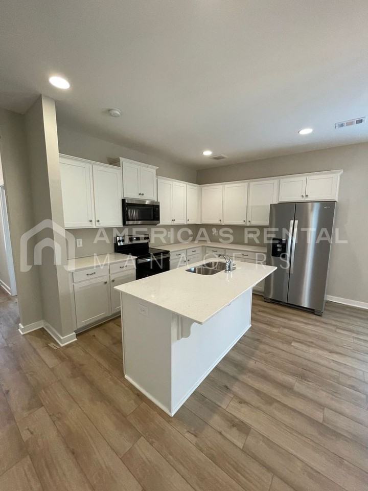 9307 Havenridge Loop - Photo 6 of 29